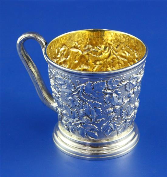 A Victorian silver christening mug by John Samuel Hunt, 6.5 oz.